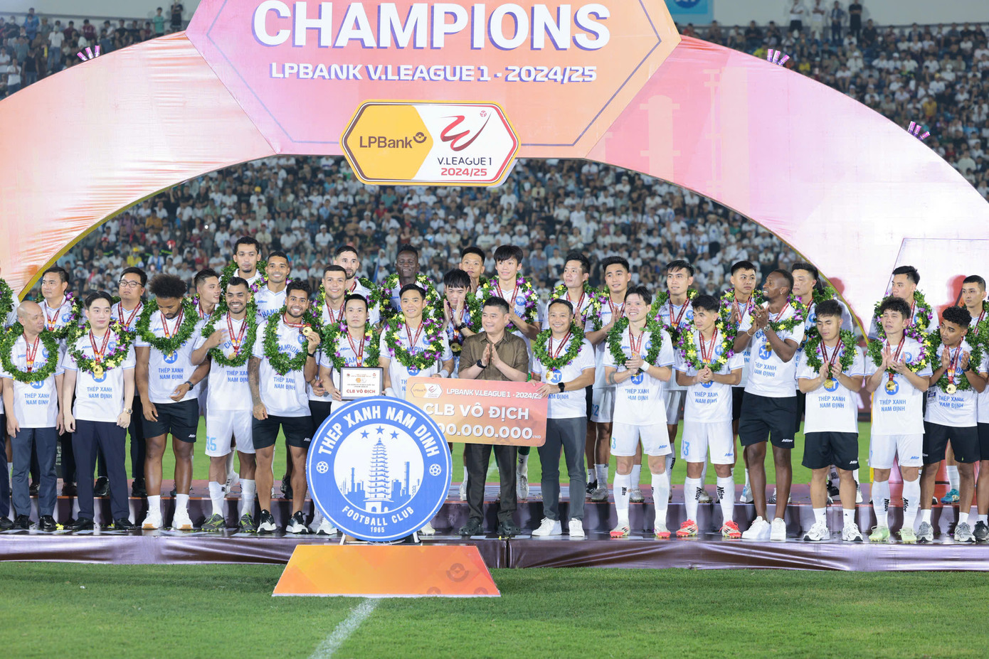 Cuộc đua vô địch mùa giải tới hứa hẹn giàu sức cạnh tranh khi ngoài Nam Định, các ứng viên ở tốp đầu đều thể hiện tham vọng mạnh mẽ.