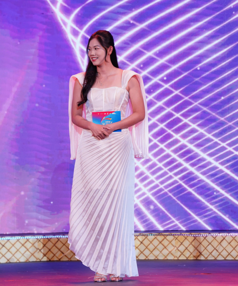 Cúp Chiến thắng là giải thưởng thường niên nhằm tôn vinh các HLV, VĐV, chuyên gia cũng như các tập thể có cống hiến cho thể thao Việt Nam, giành thành tích cao trong năm 2024. Giải thưởng do Vietcontent phối hợp Cục TDTT tổ chức. Kình ngư Nguyễn Thị Ánh Viên từng là chủ nhân của nhiều giải thưởng lớn của thể thao Việt Nam.