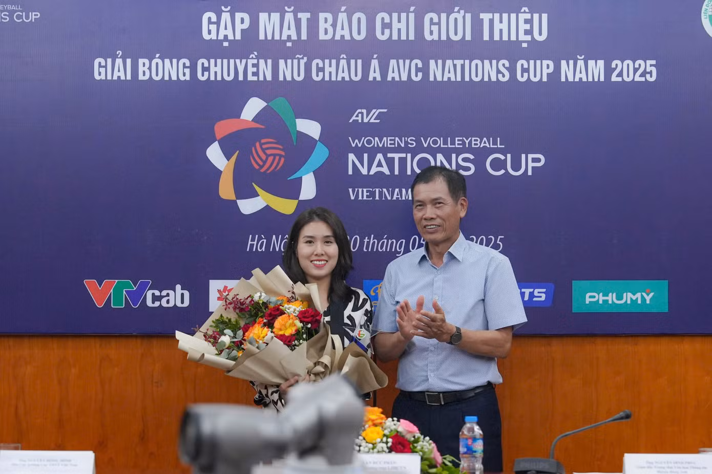Phó chủ tịch thường trực Liên đoàn bóng chuyền Việt Nam Trần Đức Phấn đánh giá thương hiệu bóng chuyền nữ Việt Nam sẽ thay đổi nếu giành HCV SEA Games 33.