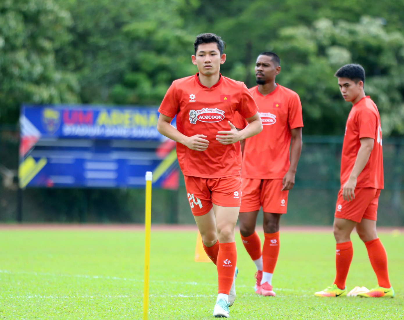 Nguyễn Hai Long là một &quot;vũ khí&quot; của đội tuyển Việt Nam ở hàng tiền vệ. Hai Long khá có duyên ghi bàn ở những thời điểm quan trọng. Bàn thắng vào lưới Thái Lan tại chung kết ASEAN Cup 2024 trên sân Rajamangala là ví dụ điển hình.