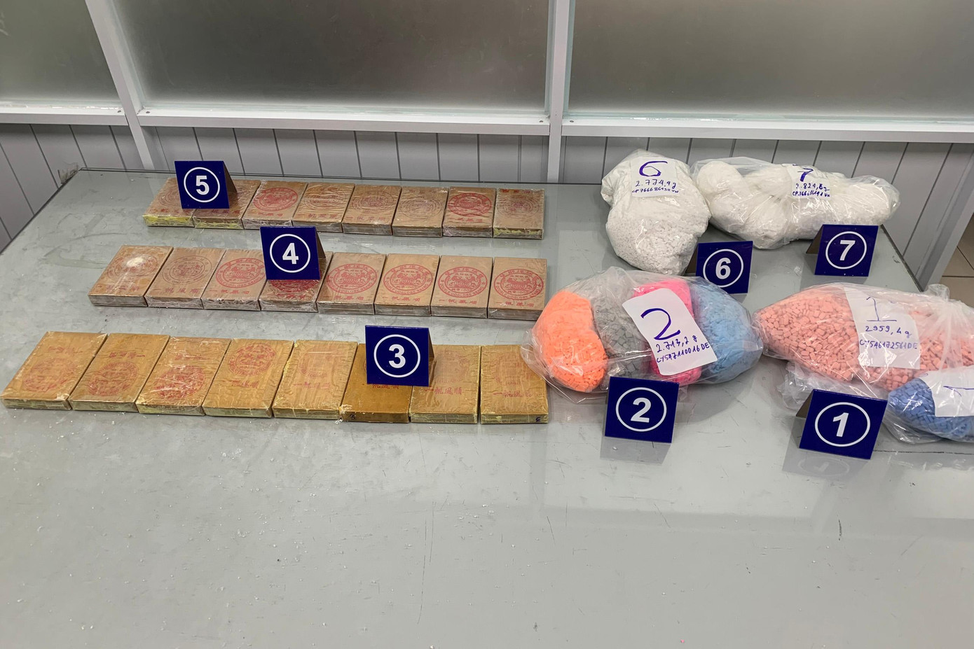 Lượng lớn ma túy bị thu giữ. Lượng lớn ma túy bị thu giữ.