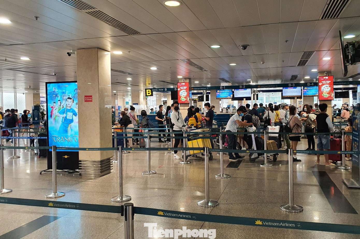 Khu vực &quot;check-in&quot; của hãng Vietnam Airline, hành khách không cần phải xếp hàng chờ đợi quá lâu.