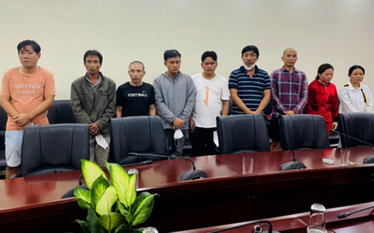 Minh và các đồng phạm tại cơ quan Công an.