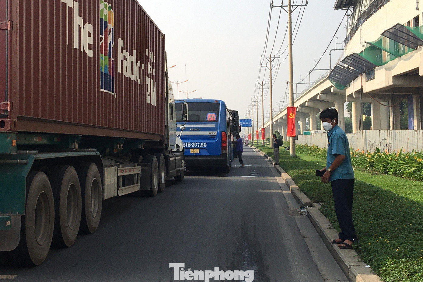 Kẹt xe từ sáng đến chiều vẫn chưa hết khiến tài xế, người tham gia giao thông vô cùng mệt mỏi.
