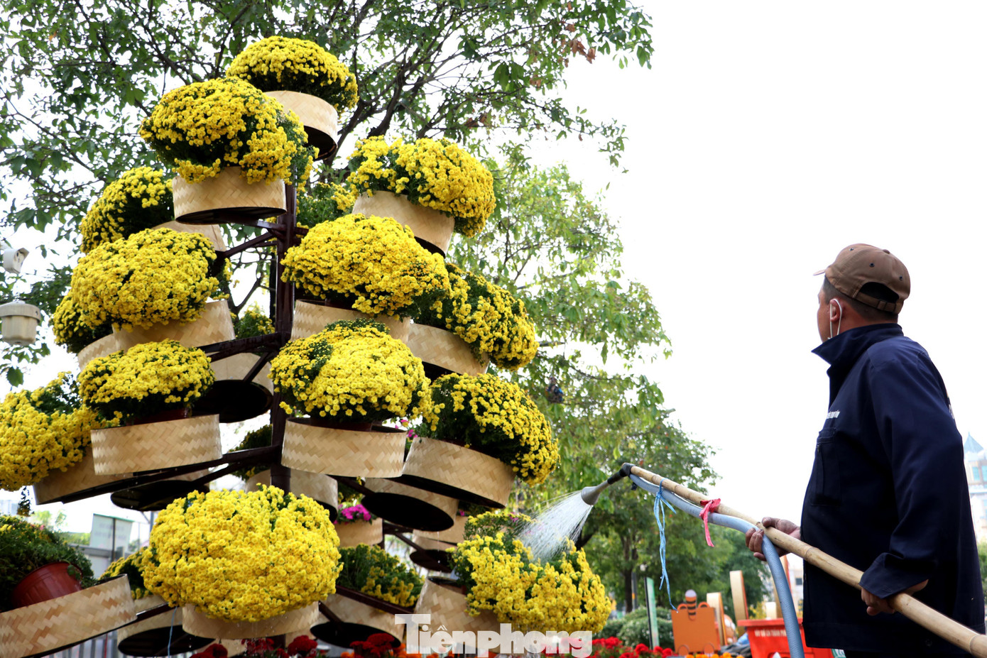 Ban Tổ chức đường hoa Nguyễn Huệ Tết Nhâm Dần 2022 khuyến nghị khách thưởng ngoạn tuân thủ biện pháp 5K an toàn phòng chống dịch, đeo khẩu trang đúng cách trong suốt thời gian tham quan đường hoa.