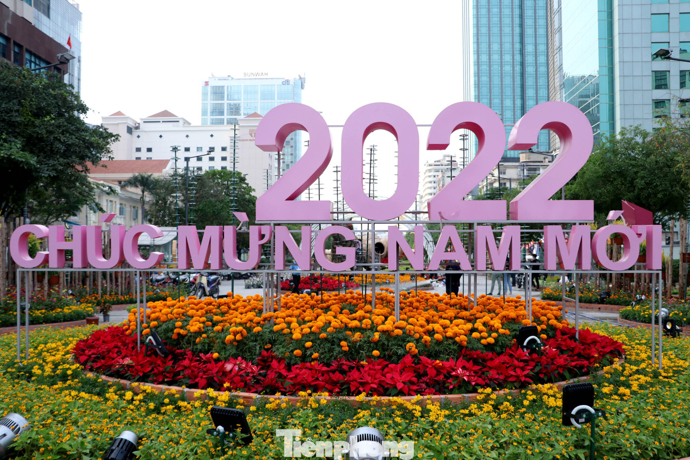 Đường hoa Nguyễn Huệ Tết Nhâm Dần sẽ mở cửa phục vụ nhu cầu du xuân, thưởng ngoạn của người dân thành phố và du khách từ 19h ngày 29/1 đến 17h ngày 4/2 (tức từ 27 tháng Chạp đến mùng 4 Tết).