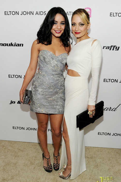 Vanessa chụp ảnh cùng Nicole Richie