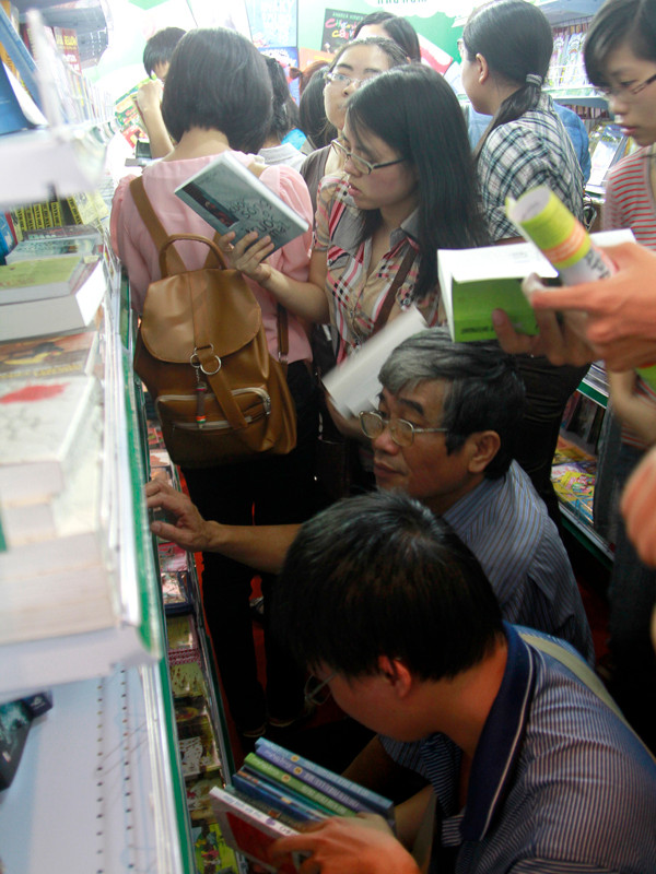 Trong đó có cả những độc giả lớn tuổi