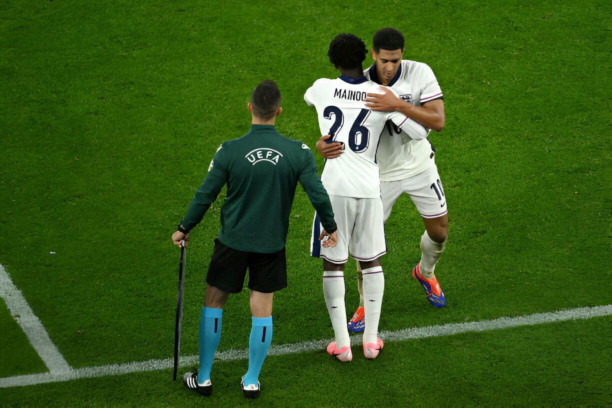 Bellingham lập công, tuyển Anh thắng tối thiểu Serbia trận ra quân ảnh 29 Bellingham lập công, tuyển Anh thắng tối thiểu Serbia trận ra quân ảnh 29