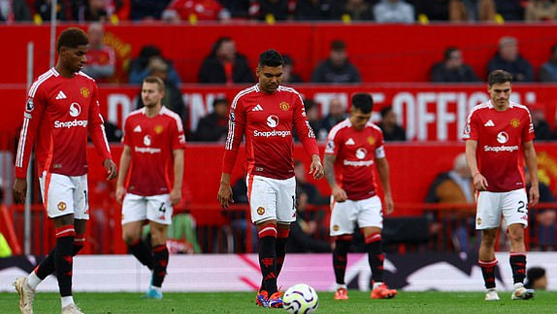 Các cầu thủ MU thể hiện rõ sự thất vọng sau thất bại 0-3 trước Tottenham. Các cầu thủ MU thể hiện rõ sự thất vọng sau thất bại 0-3 trước Tottenham.