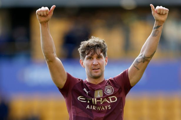 John Stones mang về 3 điểm quý giá cho Man City.