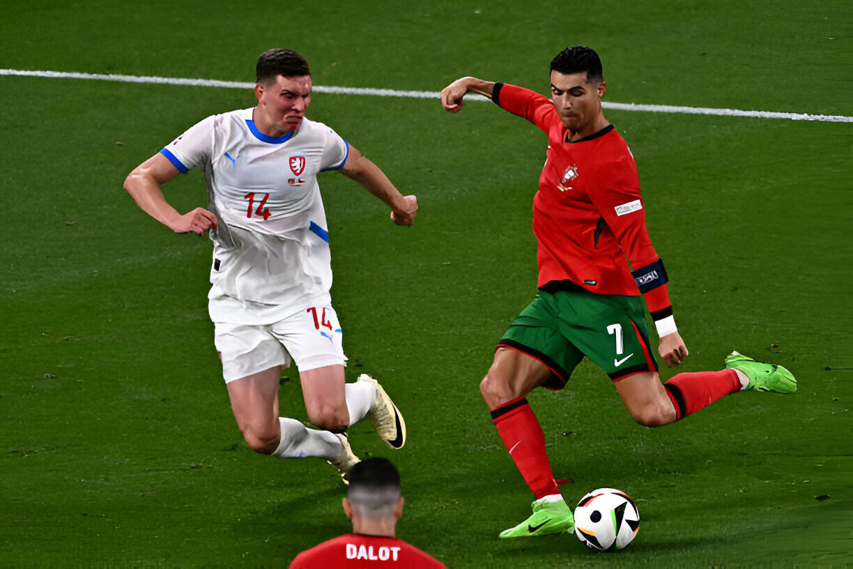 Bồ Đào Nha thắng ngược Séc trong ngày Ronaldo im tiếng ảnh 17 Bồ Đào Nha thắng ngược Séc trong ngày Ronaldo im tiếng ảnh 17