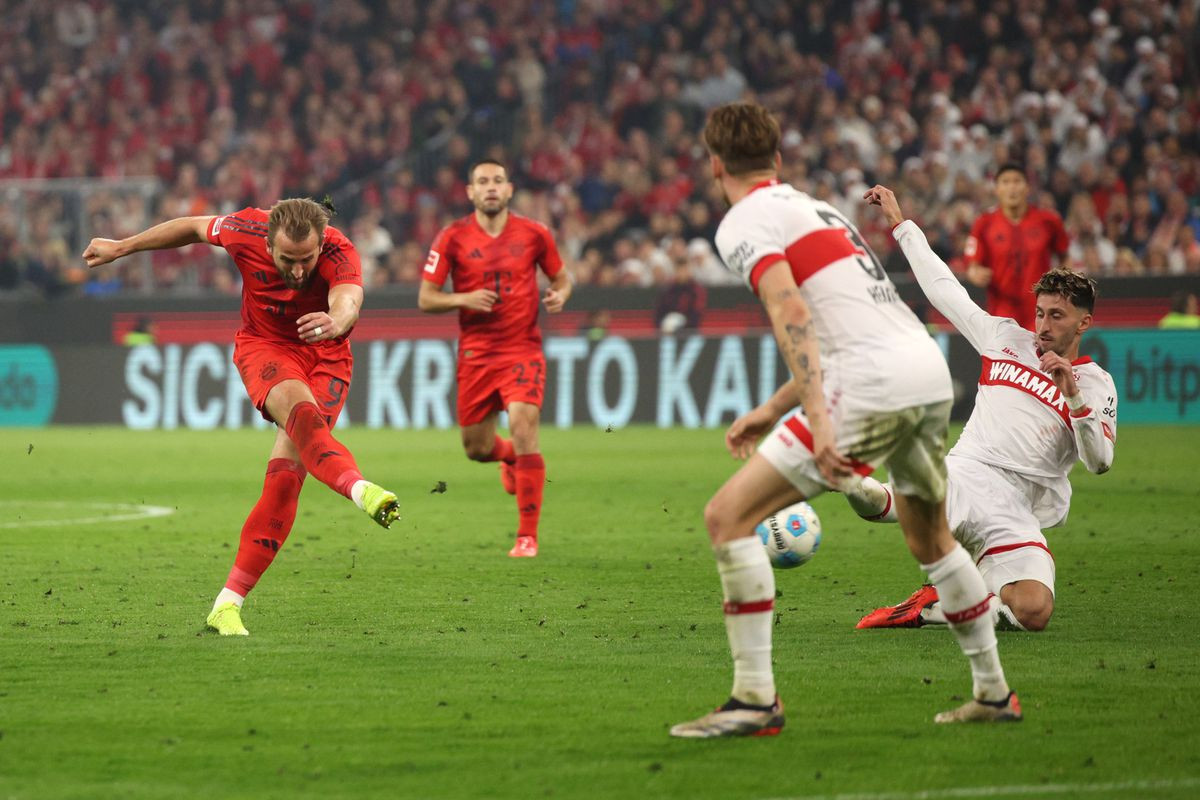 Bayern Munich đang băng băng tiến về đích. Bayern Munich đang băng băng tiến về đích.