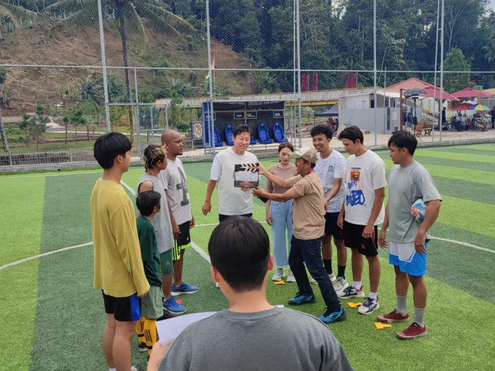 Một cảnh quay trong bộ phim mà HLV Shin Tae-yong tham gia.