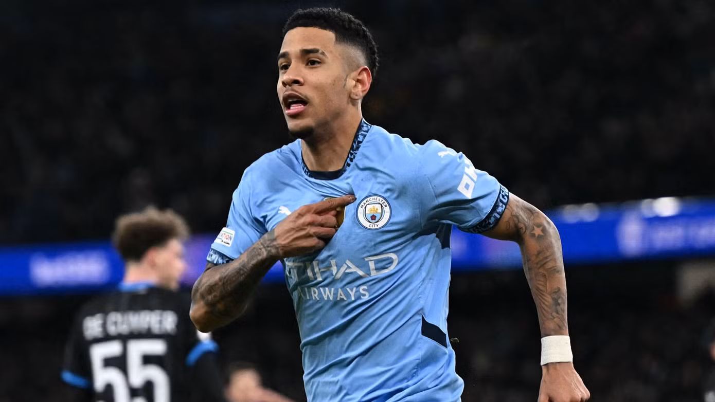 Man City thoát hiểm thành công.