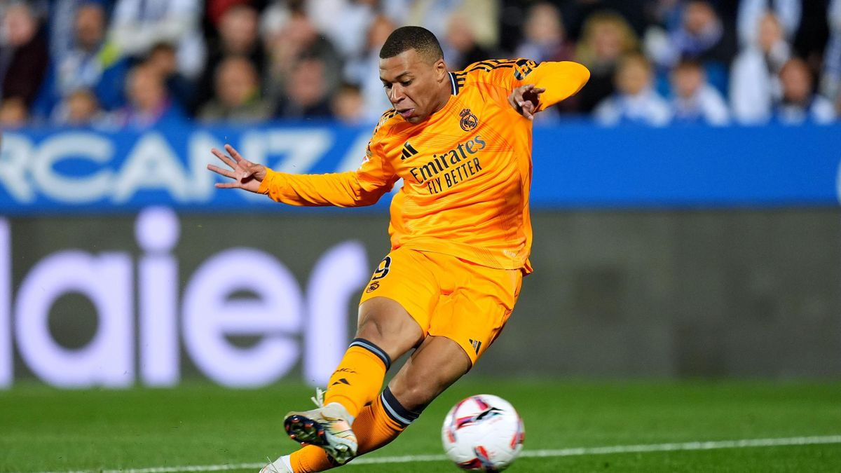 Mbappe ghi bàn thắng mở tỷ số cho Real Madrid.