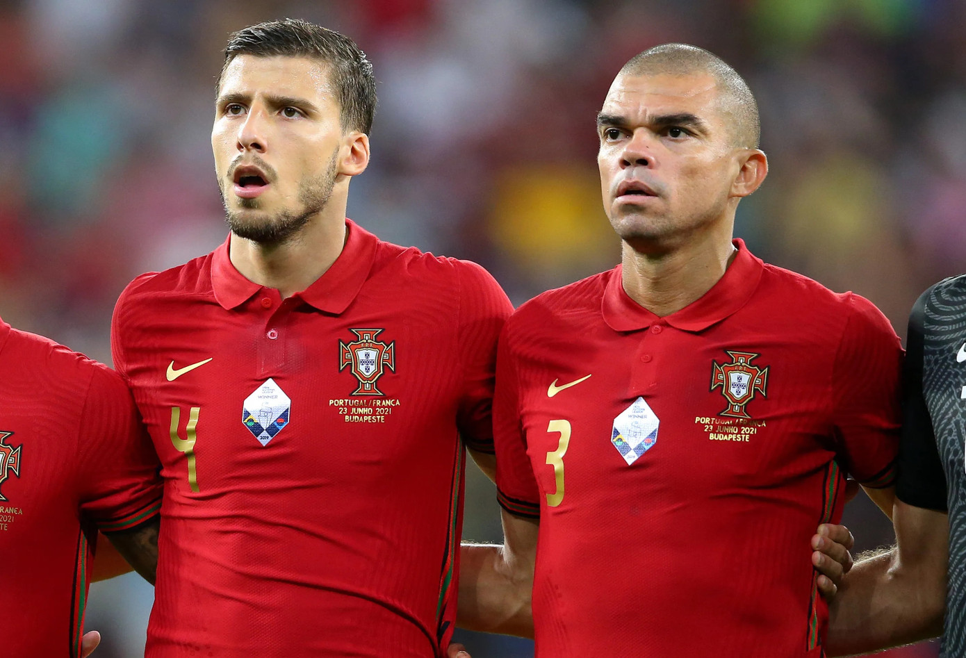 Pepe và Ruben Dias sẽ là những chốt chặn đáng tin cậy nơi hàng phòng ngự. Pepe và Ruben Dias sẽ là những chốt chặn đáng tin cậy nơi hàng phòng ngự.