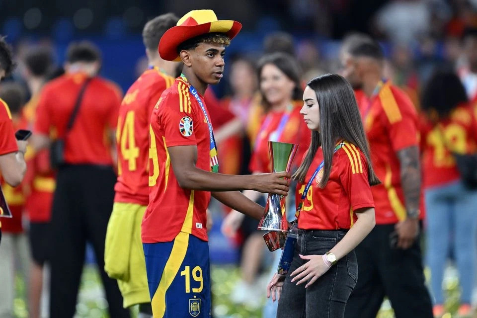 Bạn gái của Yamal được cho là đang theo học tại Barcelona. Bạn gái của Yamal được cho là đang theo học tại Barcelona.