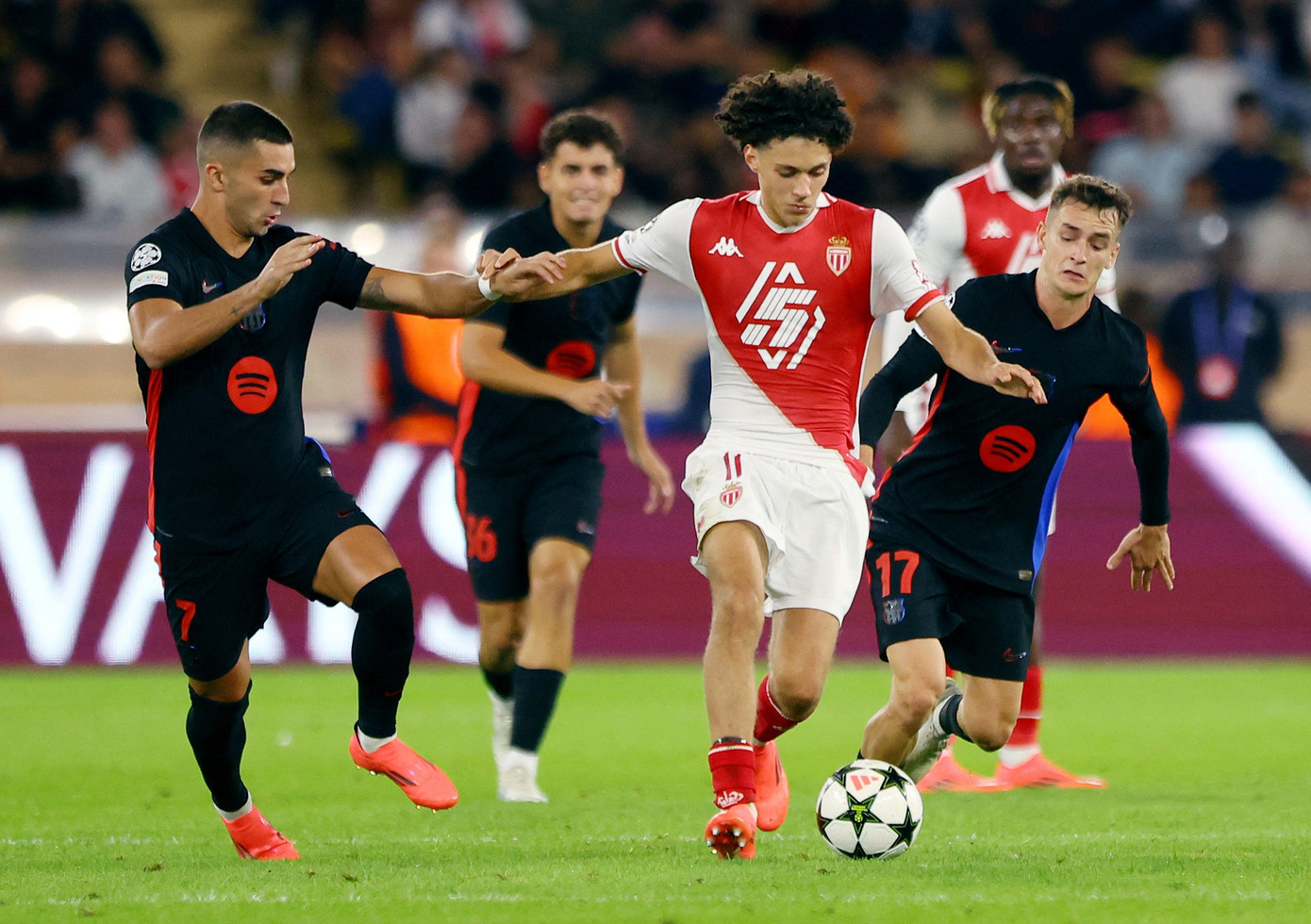 Barcelona bất ngờ bại trận trước Monaco. Barcelona bất ngờ bại trận trước Monaco.