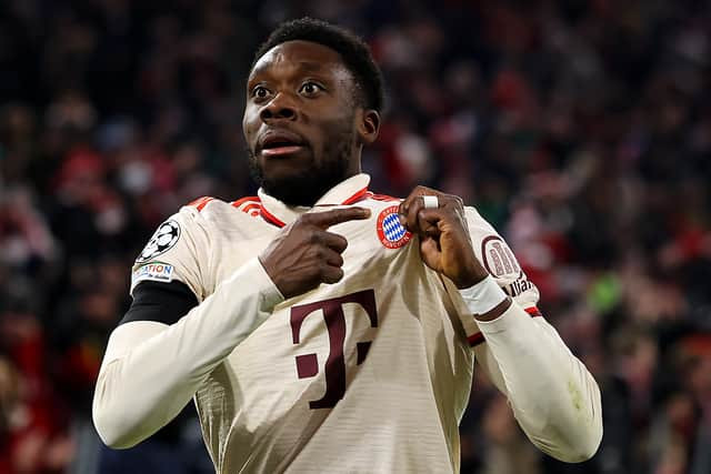 Davies mang về chiến thắng chung cuộc cho Bayern Munich.