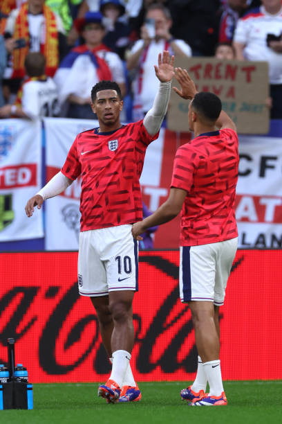 Bellingham lập công, tuyển Anh thắng tối thiểu Serbia trận ra quân ảnh 13 Bellingham lập công, tuyển Anh thắng tối thiểu Serbia trận ra quân ảnh 13