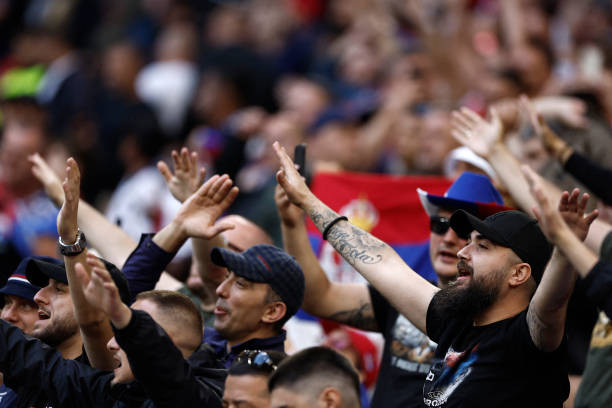 Bellingham lập công, tuyển Anh thắng tối thiểu Serbia trận ra quân ảnh 5 Bellingham lập công, tuyển Anh thắng tối thiểu Serbia trận ra quân ảnh 5