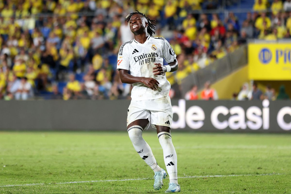 Vinicius Jr vắng mặt trong trận đấu với Las Palmas vì án treo giò. Vinicius Jr vắng mặt trong trận đấu với Las Palmas vì án treo giò.