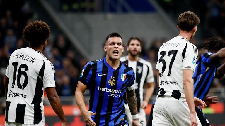Juventus và Inter Milan hòa nhau với tỷ số 4-4 trong trận đấu lượt đi Serie A 2024/2025.