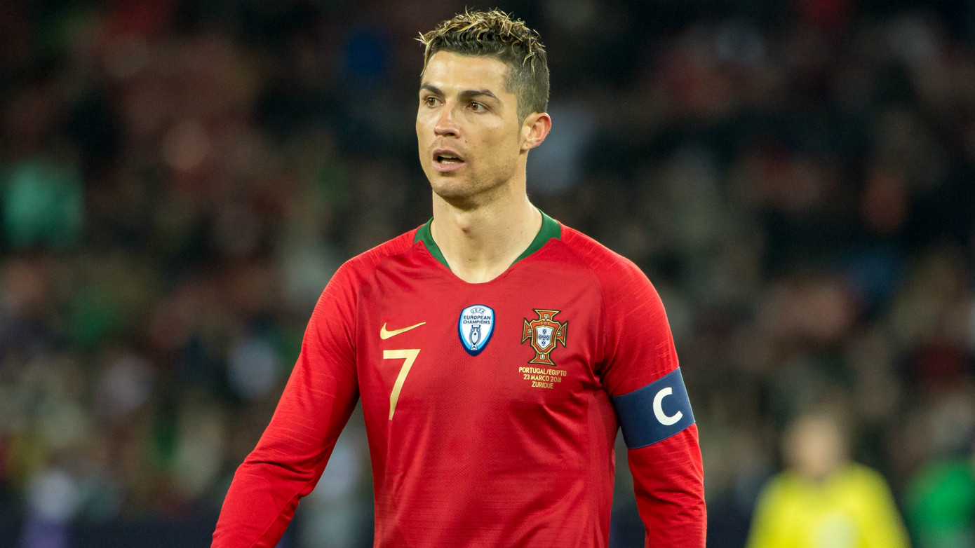 Ronaldo vẫn đang là đầu tàu của đội tuyển Bồ Đào Nha. Ronaldo vẫn đang là đầu tàu của đội tuyển Bồ Đào Nha.