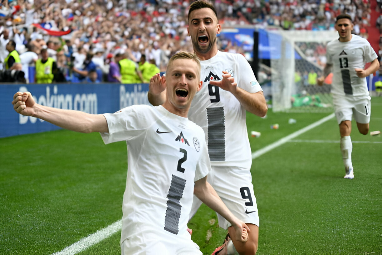 Serbia thoát thua Slovenia nhờ bàn thắng phút 90+5 ảnh 19