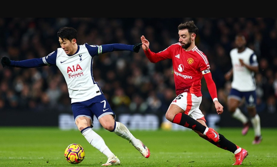 Gary Neville cho rằng chỉ có Bruno Fernandes lọt được vào đội hình của Tottenham. Gary Neville cho rằng chỉ có Bruno Fernandes lọt được vào đội hình của Tottenham.