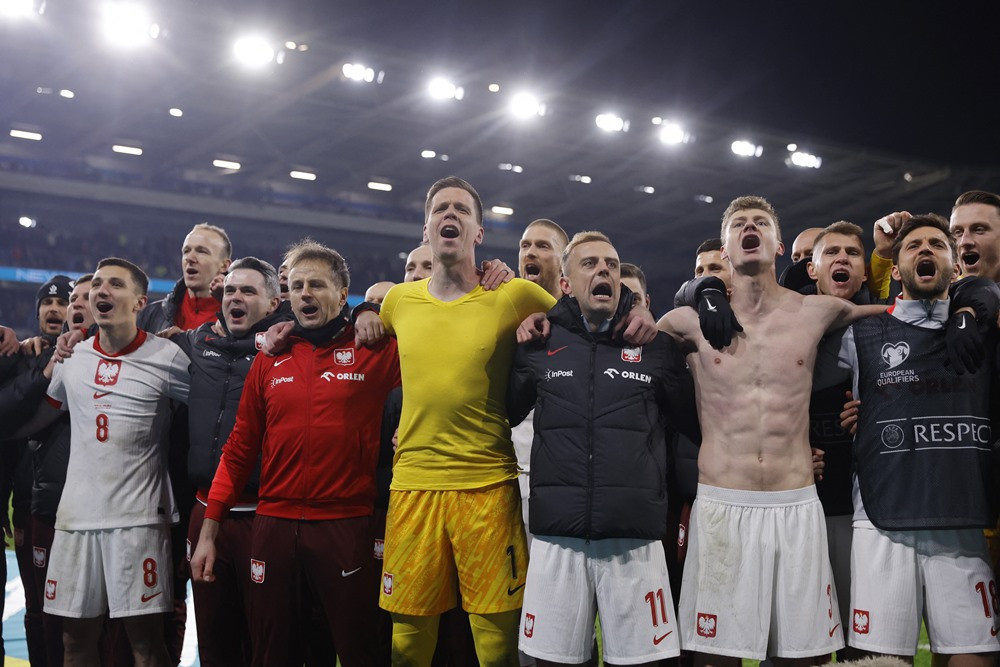 Đội tuyển Ba Lan ăn mừng sau khi giành vé tham dự VCK EURO 2024. Đội tuyển Ba Lan ăn mừng sau khi giành vé tham dự VCK EURO 2024.