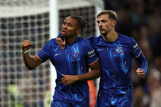 Chelsea hoàn toàn vượt trội so với Noah. Chelsea hoàn toàn vượt trội so với Noah.