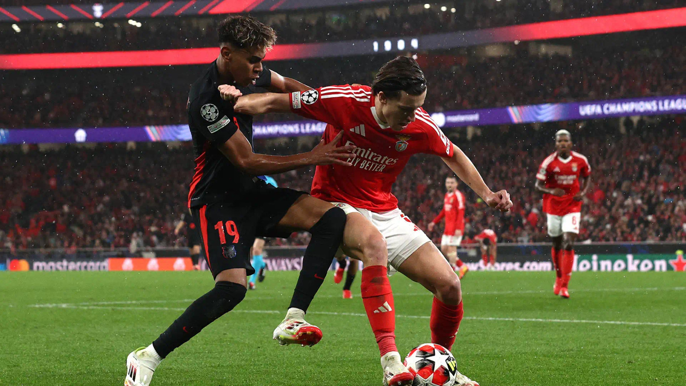 Benfica và Barcelona có màn rượt đuổi tỷ số điên rồ trong trận đấu tại League Phase. Benfica và Barcelona có màn rượt đuổi tỷ số điên rồ trong trận đấu tại League Phase.