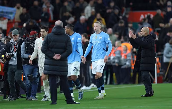 Man City hoàn toàn lép vế trước Liverpool.