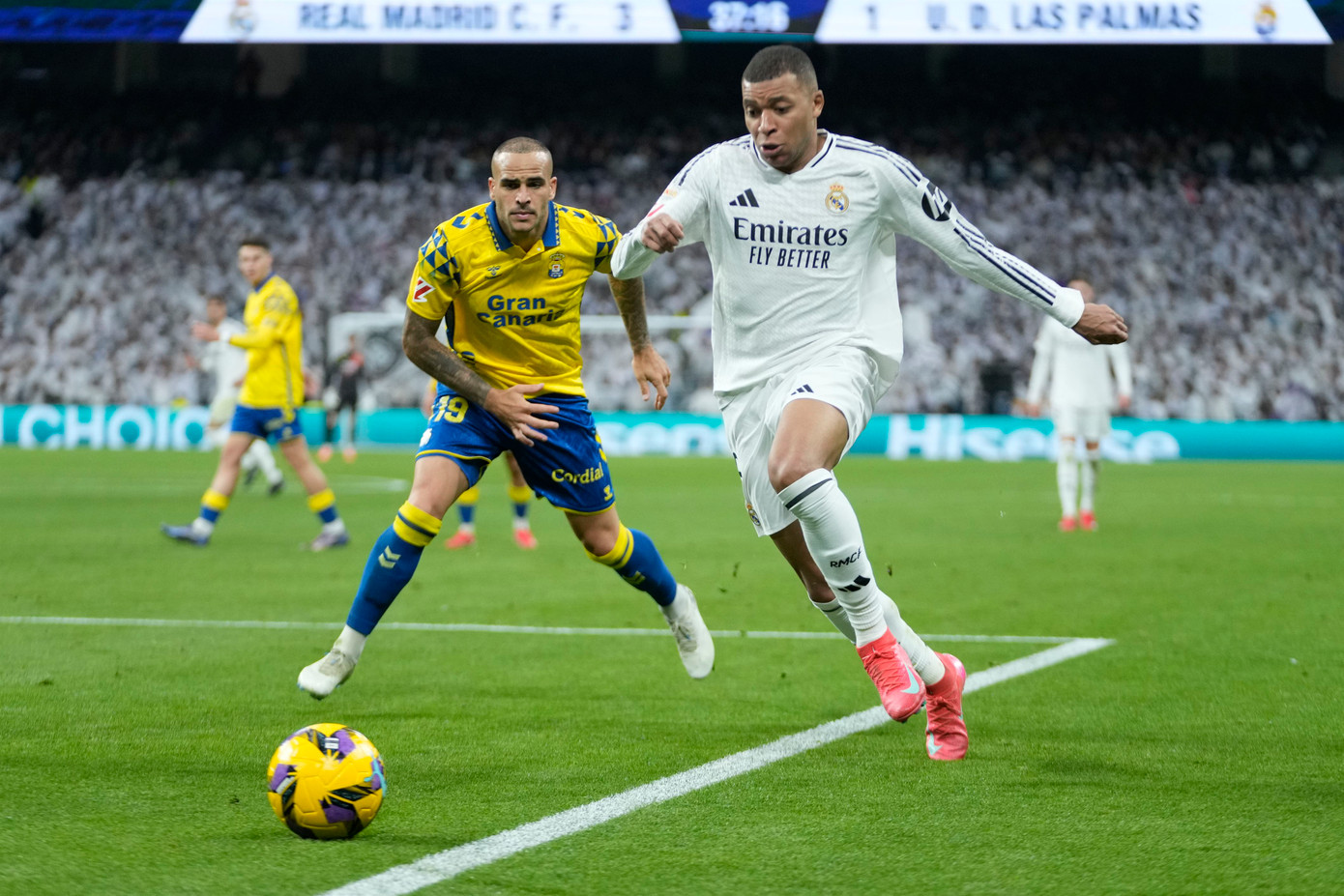 Mbappe tỏa sáng giúp Real Madrid dẫn đầu La Liga. Mbappe tỏa sáng giúp Real Madrid dẫn đầu La Liga.