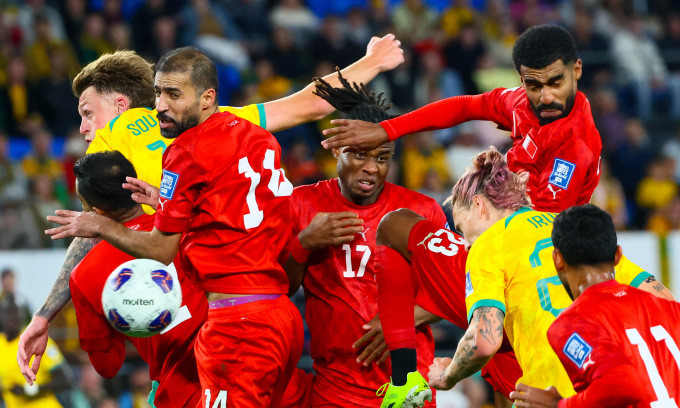 Bahrain bất ngờ đánh bại Australia.