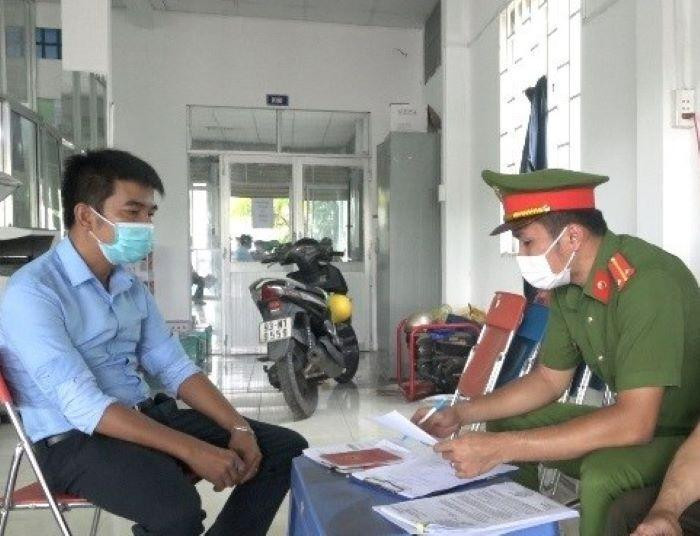 Cơ quan chức năng lập biên bản xử lý văn phòng công chứng