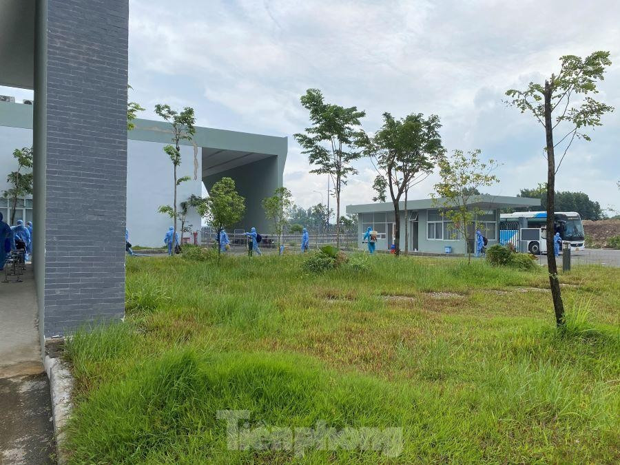 Các F1 di chuyển vào khu cách ly huyện Bàu Bàng