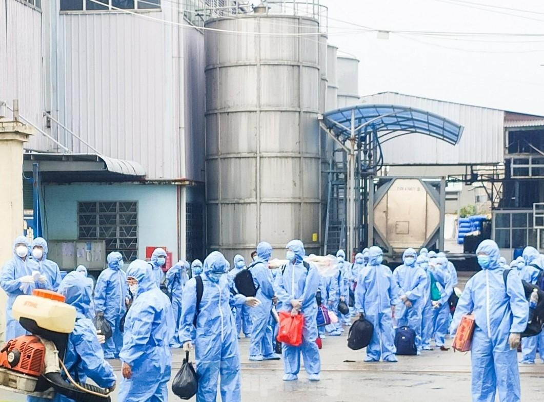 Đưa người trong công ty Tico đi cách ly tập trung