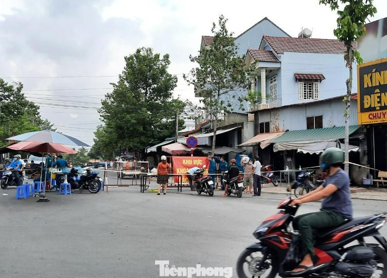 Phong tỏa đường Bùi Thị Xuân ở phường Tân Bình, Dĩ An