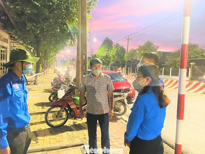 Lực lượng đoàn viên, thanh niên tham gia hỗ trợ phòng, chống dịch xuyên suốt Lực lượng đoàn viên, thanh niên tham gia hỗ trợ phòng, chống dịch xuyên suốt