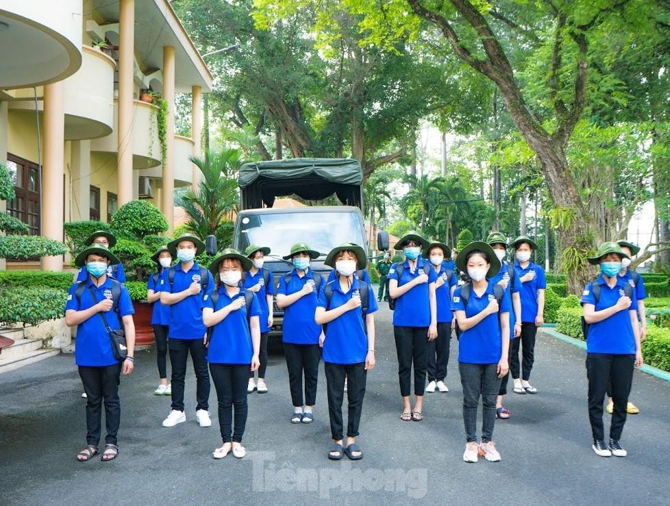 Các tình nguyện viên TP Thủ Dầu Một lên đường vào khu cách ly tập trung hỗ trợ người dân Các tình nguyện viên TP Thủ Dầu Một lên đường vào khu cách ly tập trung hỗ trợ người dân