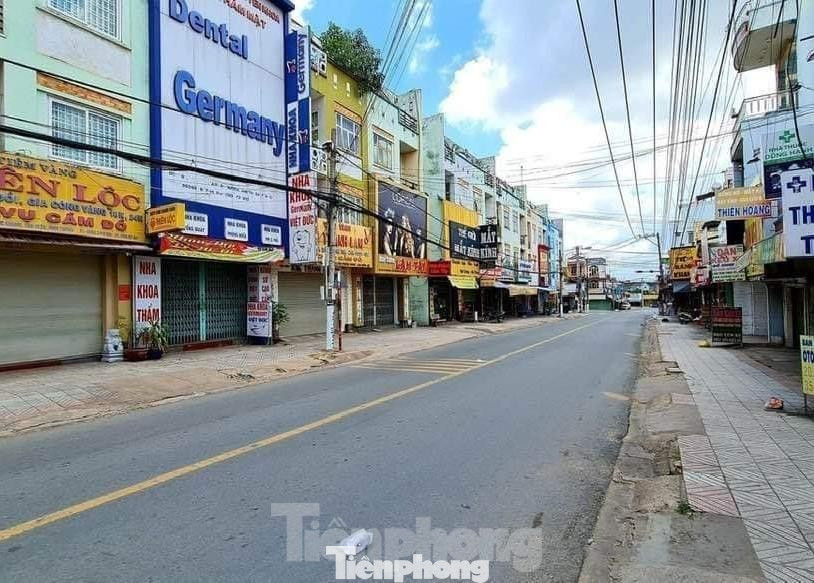 TX Tân Uyên và TP Thuận An sẽ siết giãn cách xã hội với phương chậm "đông cứng" để xét nghiệm TX Tân Uyên và TP Thuận An sẽ siết giãn cách xã hội với phương chậm "đông cứng" để xét nghiệm