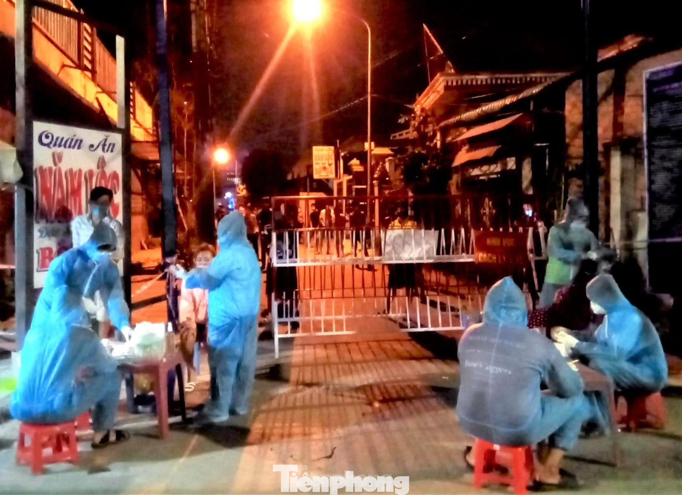 Bình Dương lấy mẫu xét nghiệm hàng loạt người dân