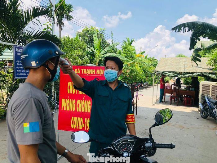 Bình Dương tìm người liên quan các ca mắc COVID-19 Bình Dương tìm người liên quan các ca mắc COVID-19