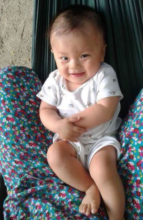 Cậu bé bị đâm xuyên não khỏe mạnh đón thôi nôi ảnh 5