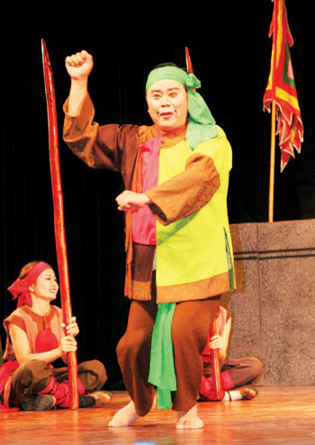 Nghệ sĩ Quốc Trượng tiết lộ về người vợ kém 13 tuổi ảnh 1