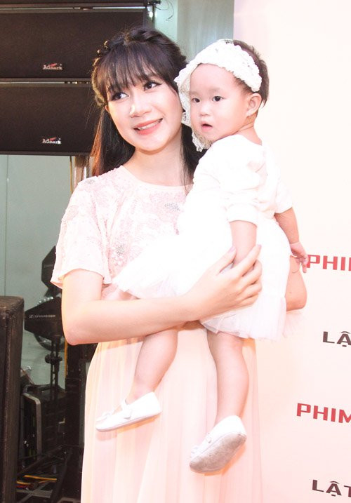 Vợ Lý Hải: Mọi người nói tôi là 'máy đẻ' ảnh 1