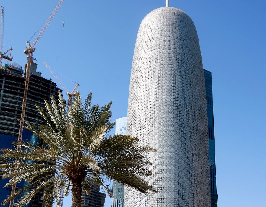 Doha Tower là tòa tháp hình trụ